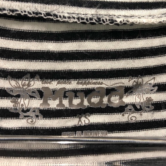 Mudd Striped V-Neck Top - Picture 2 of 3